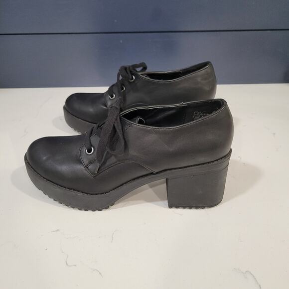 Wanted Breakout Oxford 90's Y2K Style Lug Heel Platform Size 9 - Picture 3 of 12